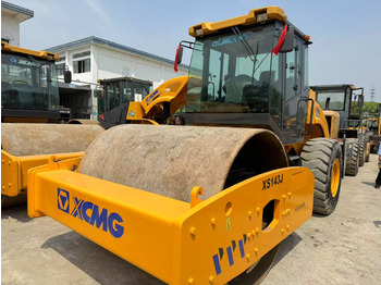 Rouleau compresseur XCMG XS143J