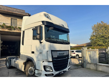 Tracteur routier DAF XF 460