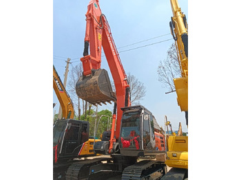 Pelle sur chenille HITACHI ZX240