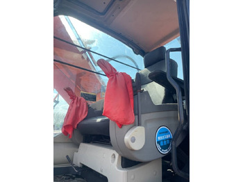 Pelle sur chenille Hitachi ZX 240: photos 2