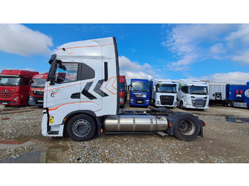 IVECO AS440ST/FP LT LNG CIĄGNIK SIODŁOWY - crédit-bail IVECO AS440ST/FP LT LNG CIĄGNIK SIODŁOWY: photos 4