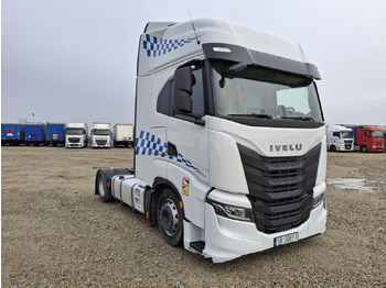 Tracteur routier IVECO