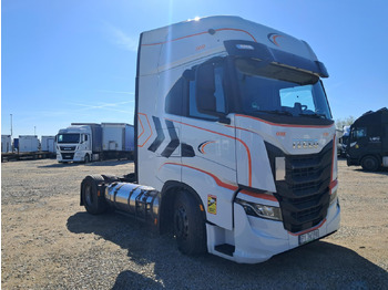 Tracteur routier IVECO