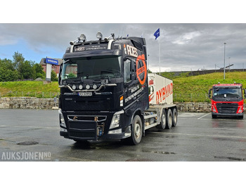 Camion ampliroll VOLVO
