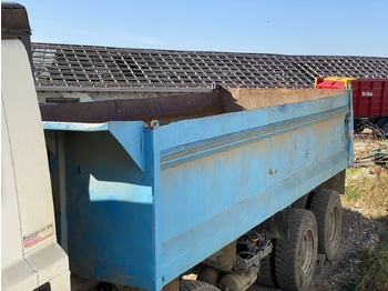 Benne pour poids lourds Hardox Bena basculabila cu semisasiu 7m : 8x4: photos 2 Benne pour poids lourds Hardox Bena basculabila cu semisasiu 7m : 8x4: photos 2