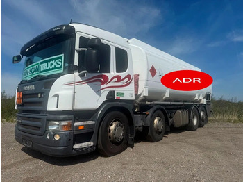 Camion citerne SCANIA P 380