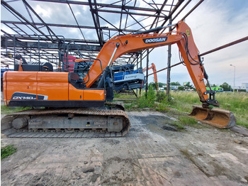 Pelle sur chenille DOOSAN DX140LC-5