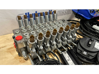 Remorque forestière neuf Set Scanreco RC400 with Walvoil DPX100 Fassi, Effer, Atlas, Manitou: photos 2 Remorque forestière neuf Set Scanreco RC400 with Walvoil DPX100 Fassi, Effer, Atlas, Manitou: photos 2