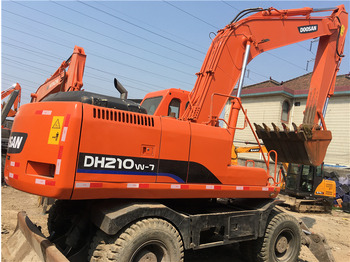 Pelle sur pneus DOOSAN DH210W-7