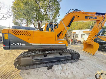 Pelle sur chenille good condition and high performance second hand Hyundai 220lc-9S Excavators used excavator on hot sale in shanghai yard: photos 2