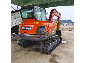 Mini pelle DOOSAN DX60
