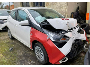 Voiture à hayon TOYOTA