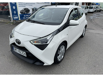 Voiture à hayon TOYOTA