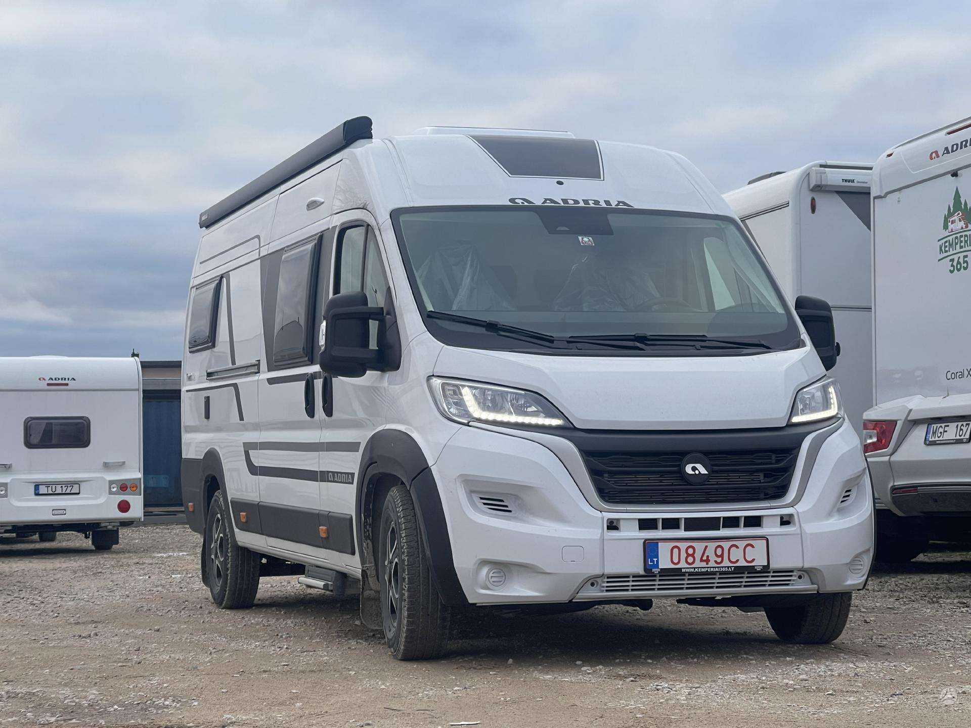 Fourgon aménagé ADRIA Twin