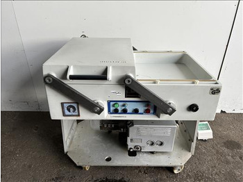 Machine d'emballage et de conditionnement