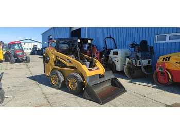 Mini chargeuse CATERPILLAR 216