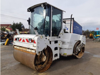 Rouleau compresseur CATERPILLAR