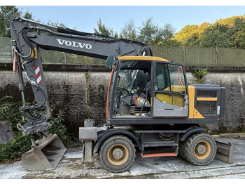 Pelle sur pneus VOLVO EW180