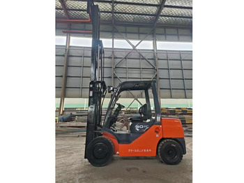 Chariot élévateur 2022 Toyota FD30: photos 4