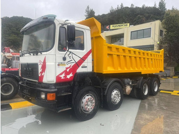 Camion benne MAN 35.422