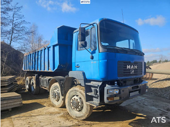 Camion benne MAN