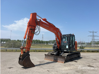 Pelle sur chenille HITACHI ZX135