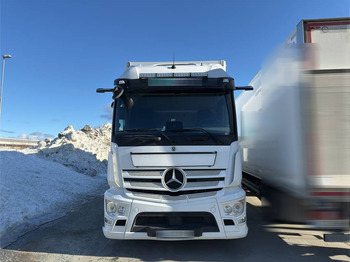 Camion fourgon Mercedes-Benz Actros 1833: photos 3