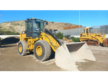 Chargeuse sur pneus CATERPILLAR 930H