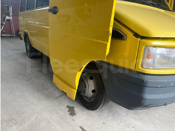 Bus scolaire IVECO Daily