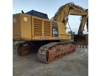 Pelle sur chenille KOMATSU PC600