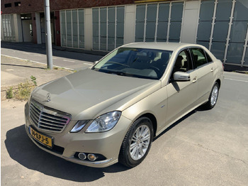 Voiture MERCEDES-BENZ