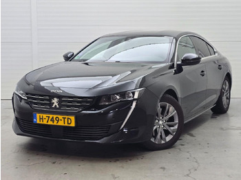 Voiture à hayon PEUGEOT