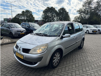 Voiture RENAULT