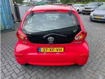 Voiture à hayon Toyota Aygo 1.0 12V 2007 247.975 km 37-XF-VH: photos 2