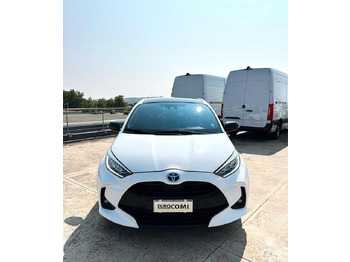 Berline Toyota Yaris 1.5 Hybrid 5 porte Lounge: photos 2