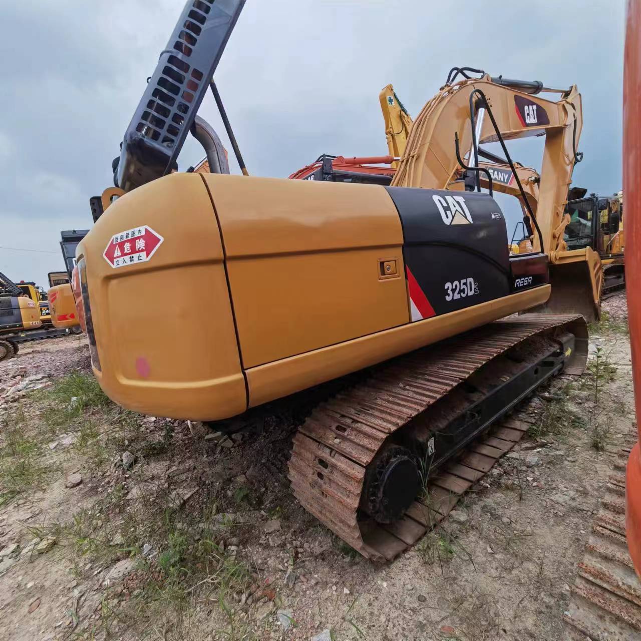 Pelle sur chenille CATERPILLAR 325D2: photos 4 Pelle sur chenille CATERPILLAR 325D2: photos 4