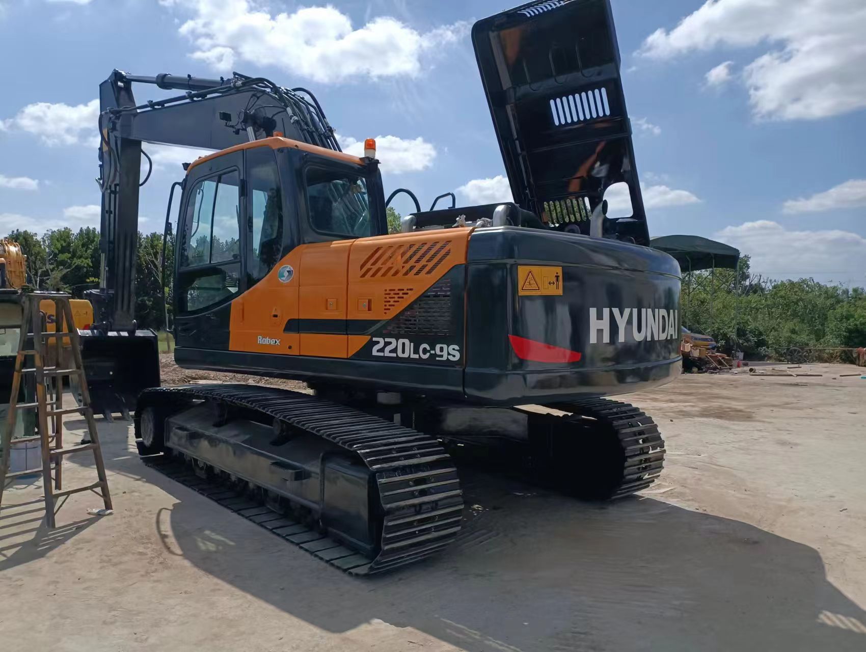 Pelle sur chenille Hyundai 220: photos 2