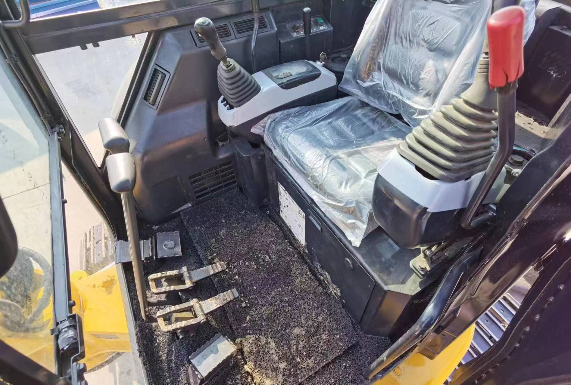 Mini pelle KOMATSU PC35: photos 4
