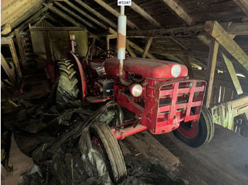 Tracteur agricole VOLVO