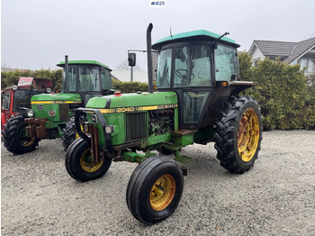 Tracteur agricole JOHN DEERE 2040