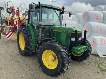 Tracteur agricole 1996 John Deere 6400 4x4 w/ front loader.: photos 2