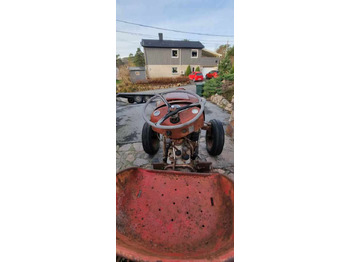 Tracteur agricole 1958 Massey Ferguson MF 35 traktor (rep.-objekt): photos 2