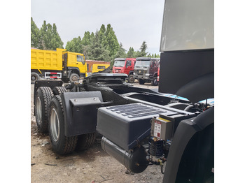Tracteur routier pour transport de la nourriture Howo tractor: photos 4