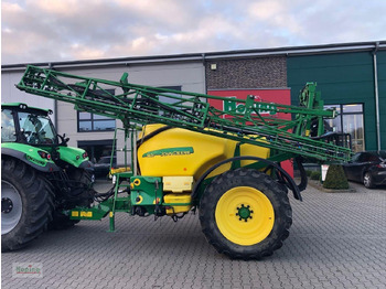 Pulvérisateur traîné JOHN DEERE