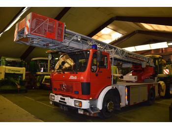 Camion ampliroll MERCEDES-BENZ