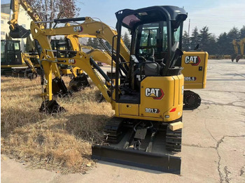 Mini pelle CATERPILLAR 301.7