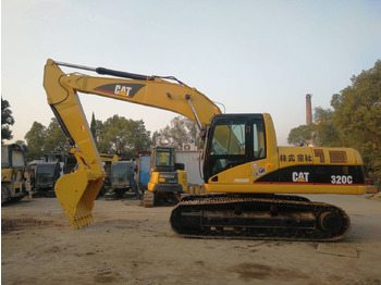 Pelle sur chenille CATERPILLAR 320C