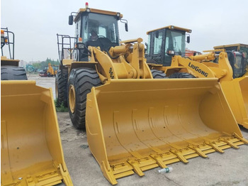 Chargeuse sur pneus CATERPILLAR 966H