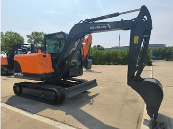 Mini pelle DOOSAN DX60