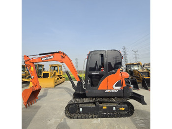 Pelle sur chenille Doosan DX60: photos 2